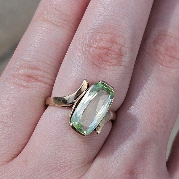 10K Yellow Gold Elongated Cushion Cut Uranium Glass Cocktail Ring Size 6.25 - Picture 9 of 16